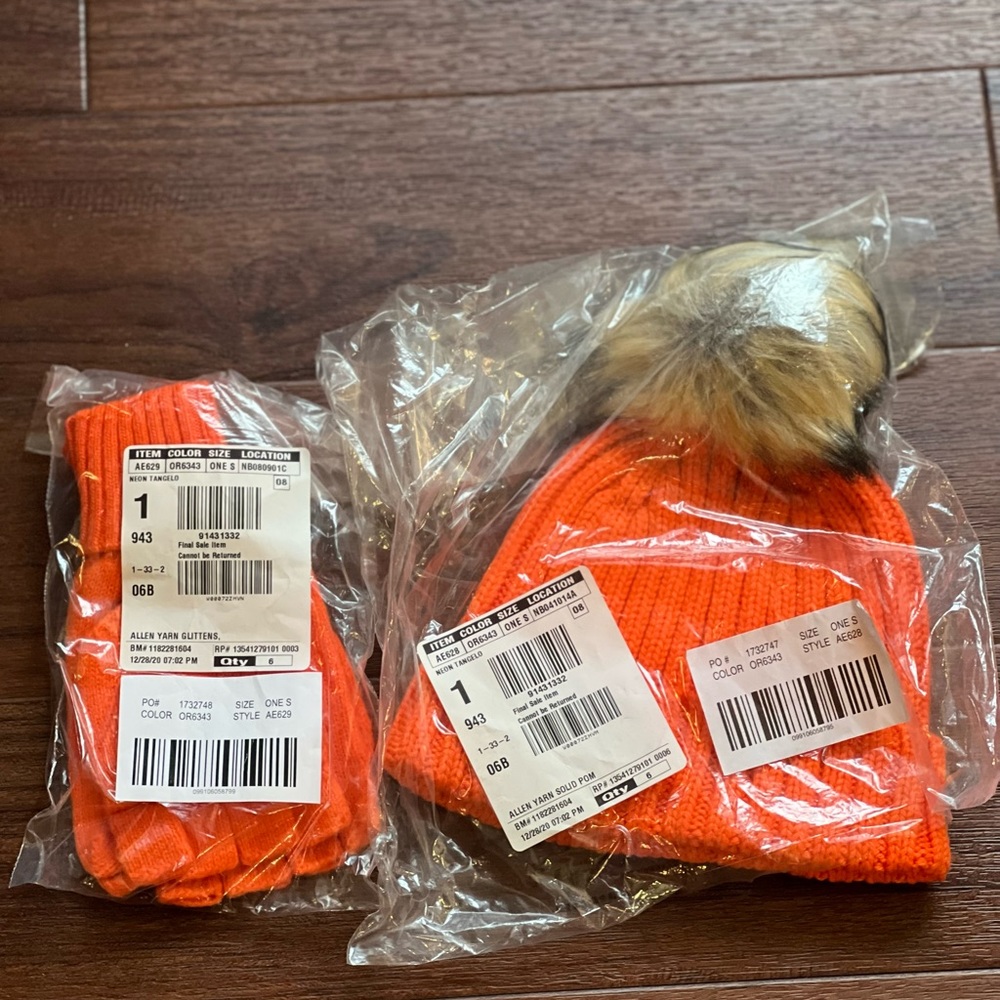 NWT Hat and Gloves Set